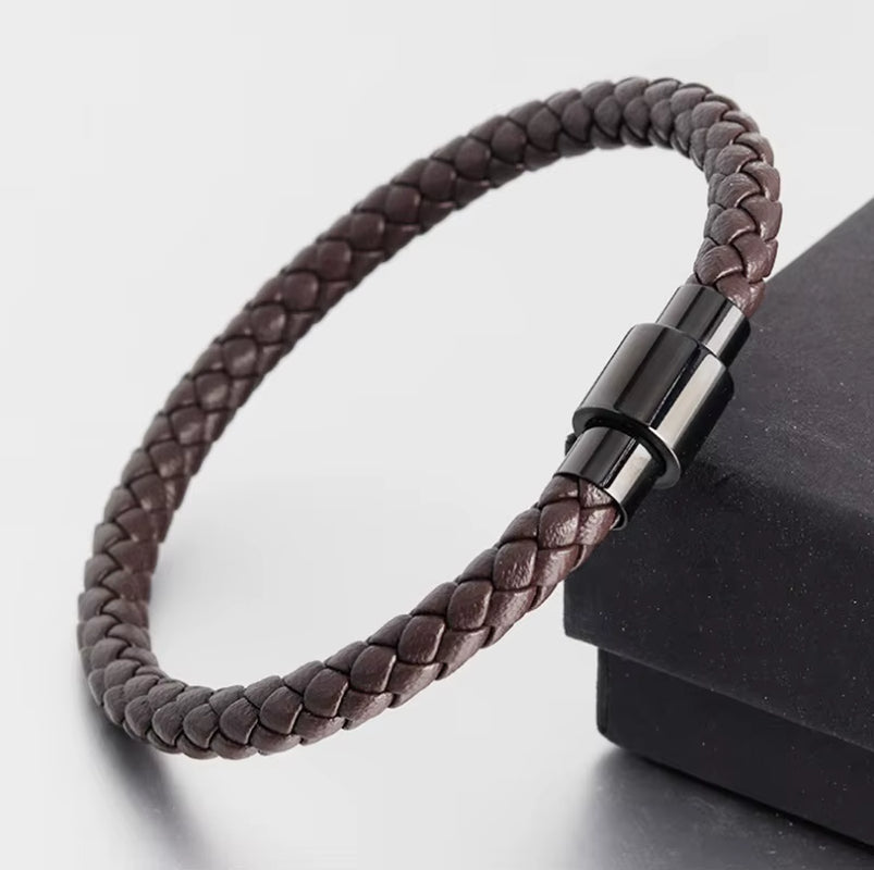 Men’s Classic Multilayer Leather Bracelet – Stylish Braided Wristband with Metal Magnetic Clasp | Fashion Accessory & Gift for Modern Gentlemen